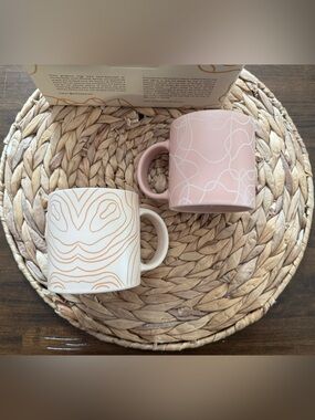 ✨NWT Pair of Whitney Kerney Mugs - Causebox - New Mugs✨